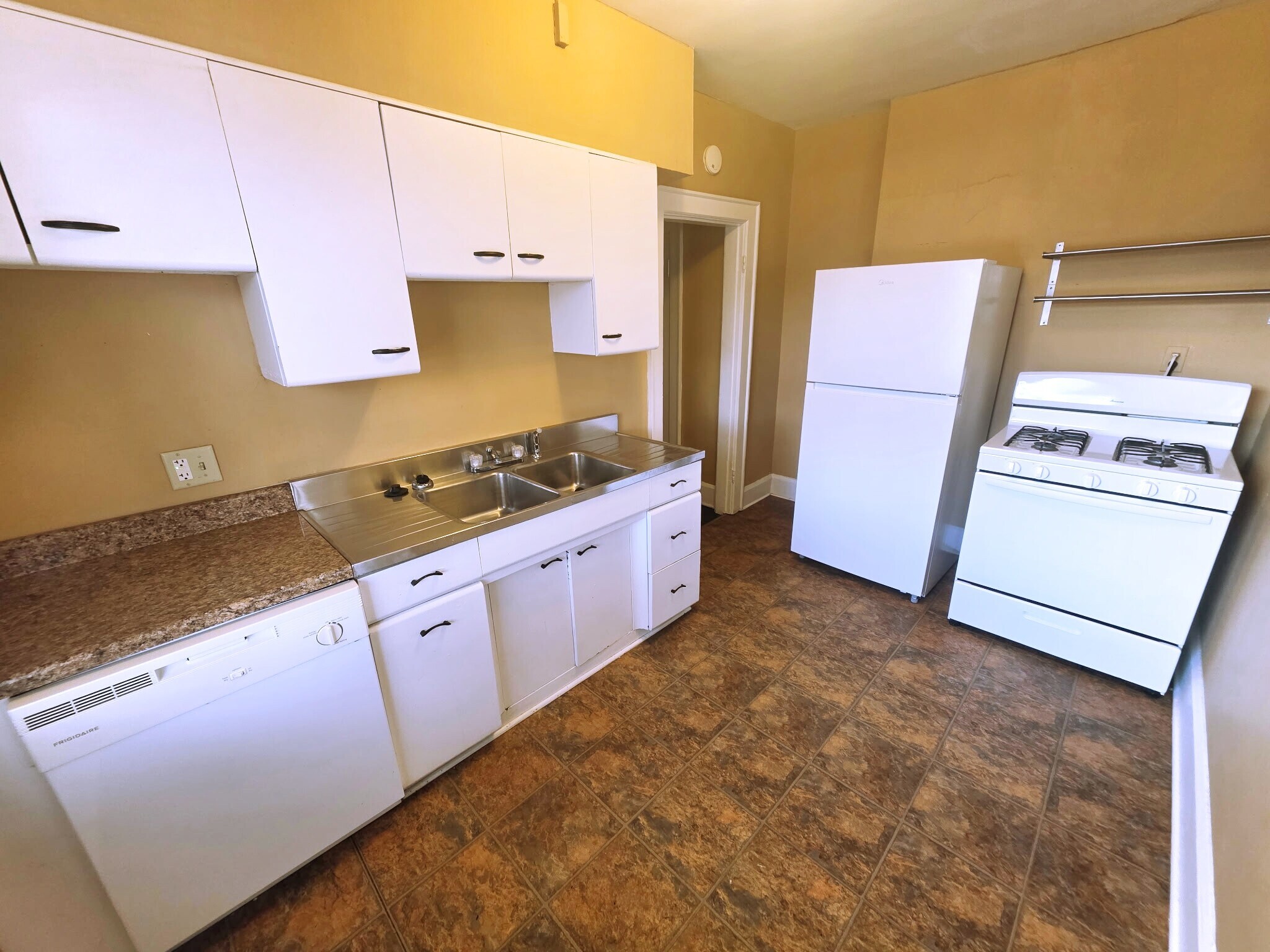 Kitchen with Dishwasher - 352 1/2 E 20th Ave
