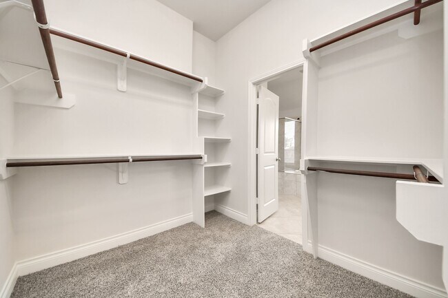 Building Photo - 2429 Lost Bridge Ln