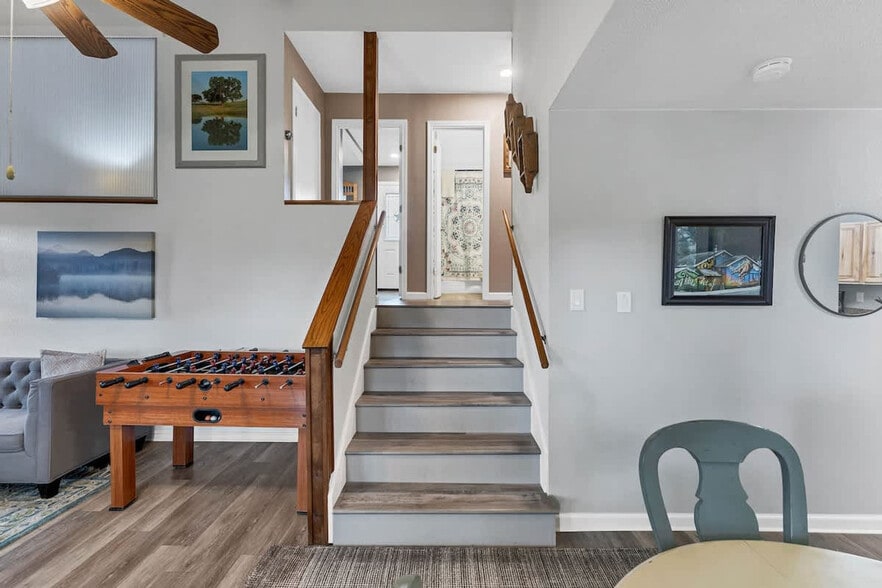 Building Photo - 1142 Amanda-SI ID1351227P