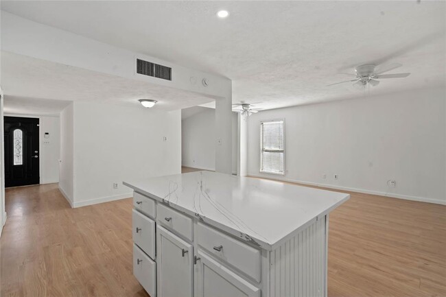 Building Photo - 17415 N Barker St