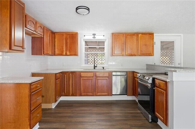 Building Photo - 119 McBee St