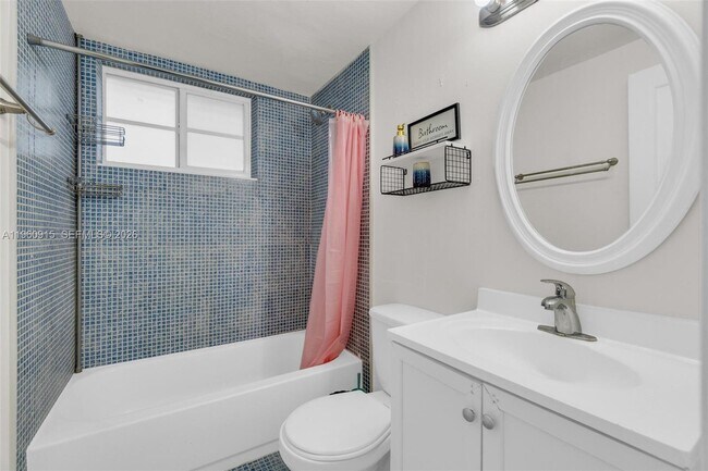 Building Photo - 503 75th St