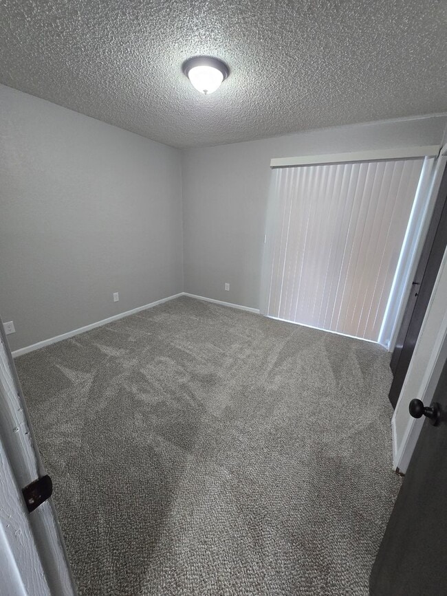 Building Photo - Updated 1 bedroom apartment in Osage Beach right behind Hyvee