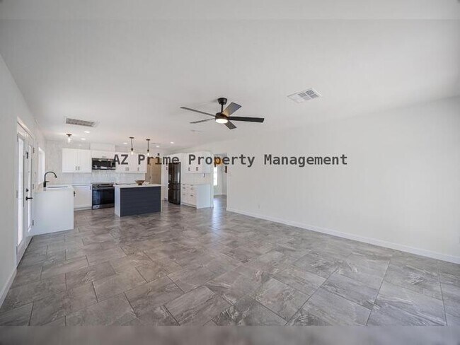 Building Photo - 10251 N 53rd Ave