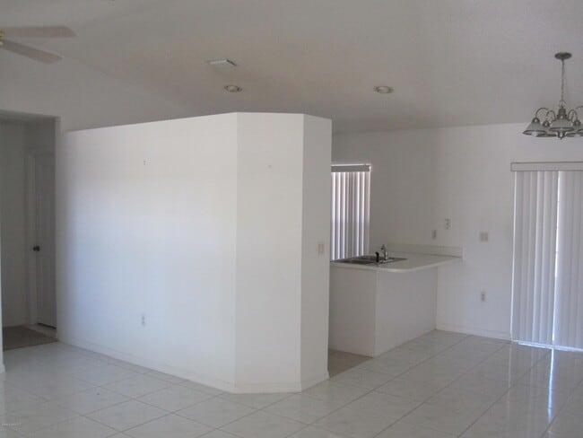 Building Photo - 171 Americana Blvd NE