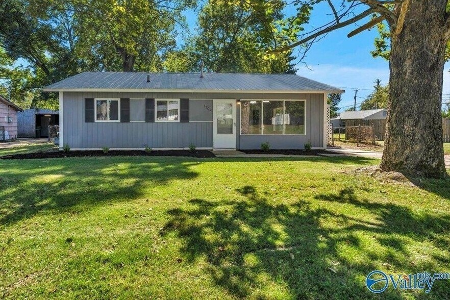 Primary Photo - 1702 Wakefield Dr NE