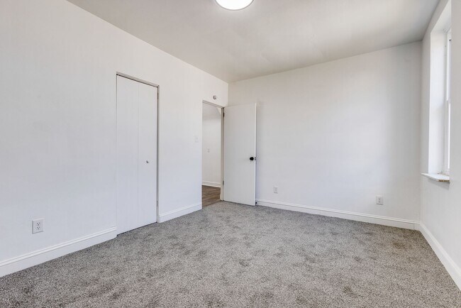 Building Photo - 2439 Arlington Ave