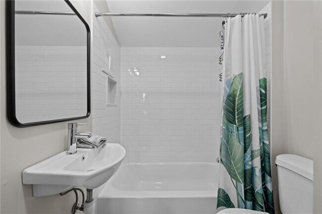 Building Photo - 49 Reservoir Rd