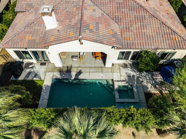 Building Photo - 81805 Four Seasons Pl