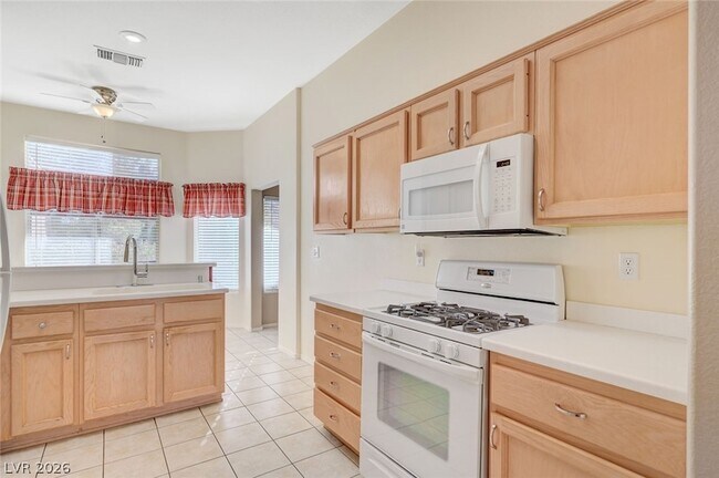 Building Photo - 9356 Villa Ridge Dr