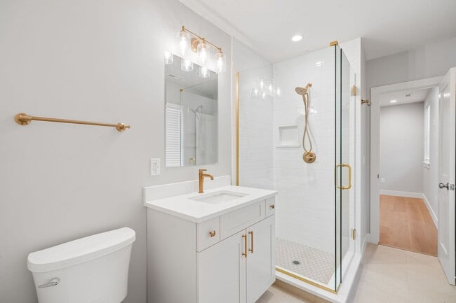 Building Photo - Remodeled 4BD, 3.5BA Home in South Park Hill with 2-Car Garage