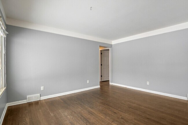 Building Photo - 27576 MacKenzie Dr