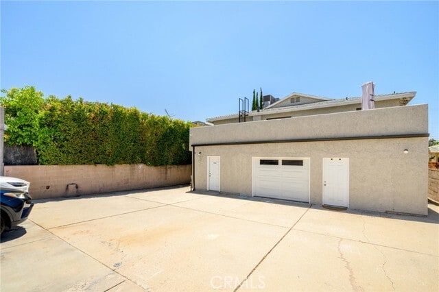 Building Photo - 621 E Lomita Ave