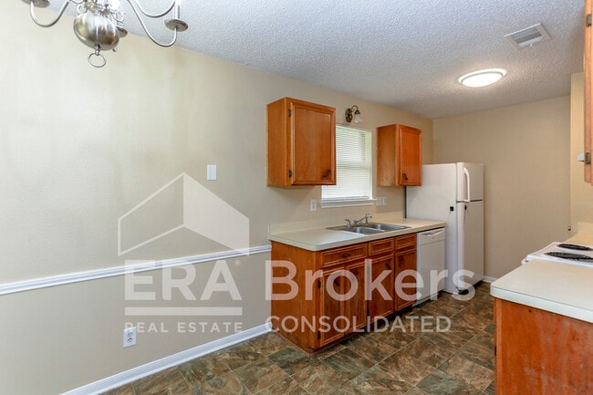 Building Photo - 2304 Sherman Dr