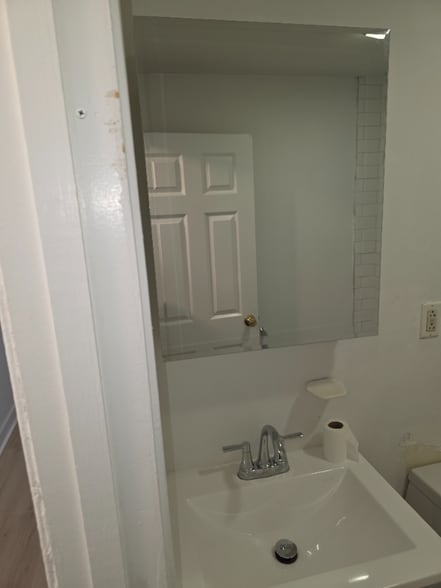 Building Photo - 19 Glen St