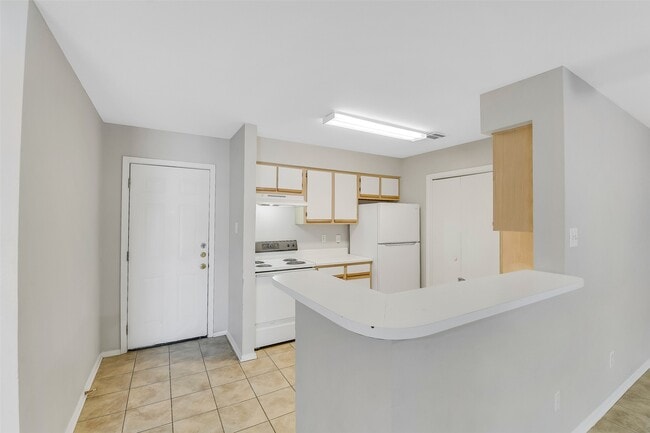 Building Photo - 10007 Emerald Creek Dr