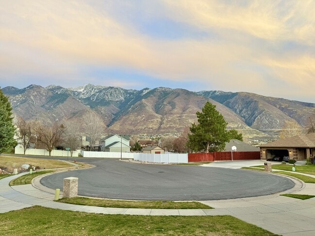 Building Photo - 1729 Colchester Ct