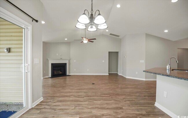 Building Photo - 3720 Park Pointe Ave