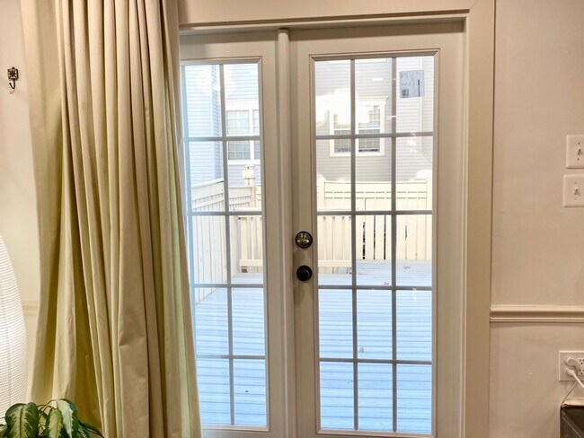 Building Photo - 11874 Sunrise Valley Dr