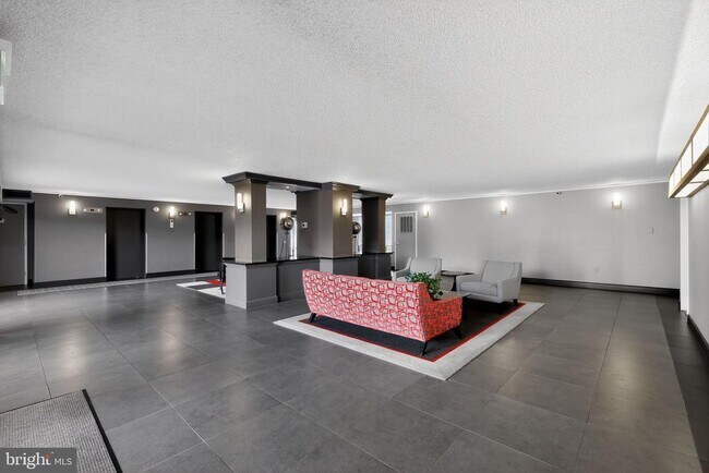 Building Photo - 200 N Pickett St