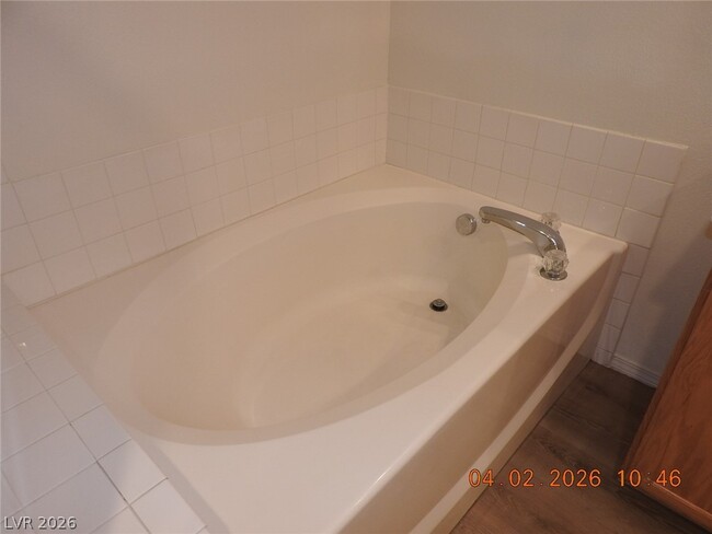 Building Photo - 906 Valetta Flat Ave