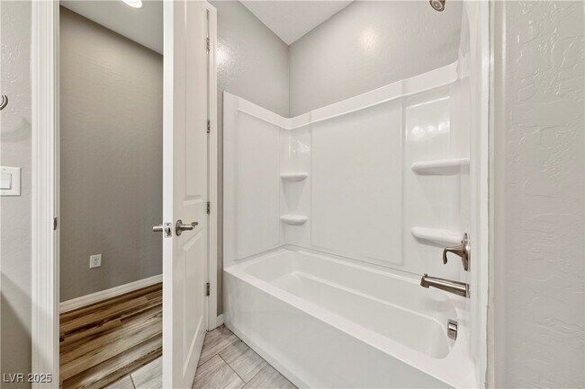 Building Photo - 7205 Pine Bridge Ct