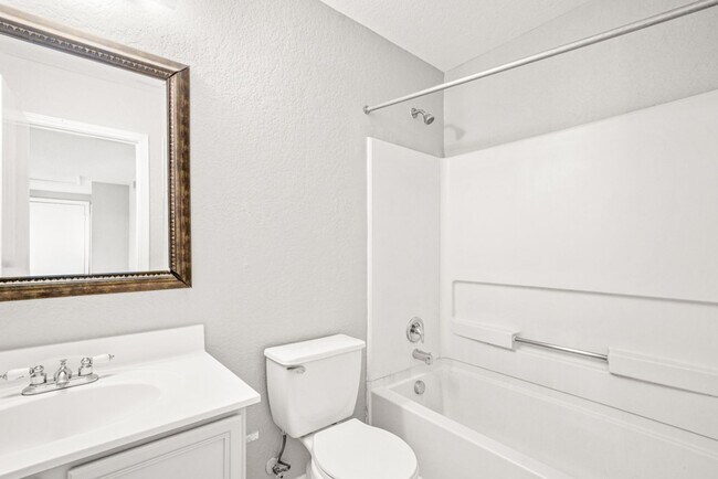 Building Photo - Four Bedroom Rental in Bridgewood!
