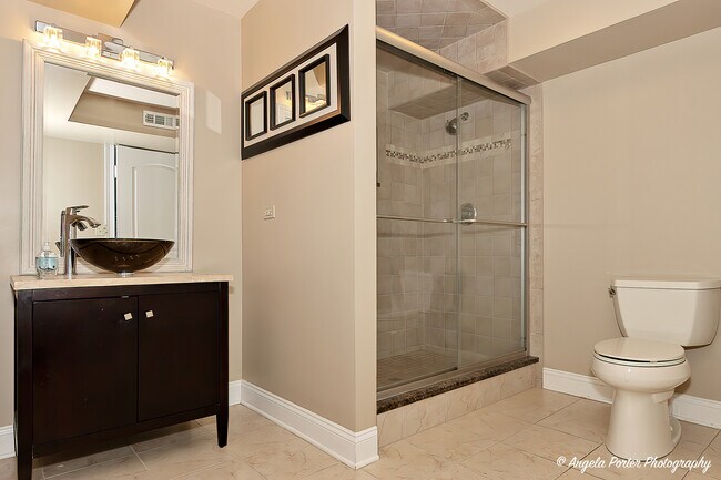 Building Photo - 756 Stonegate Rd