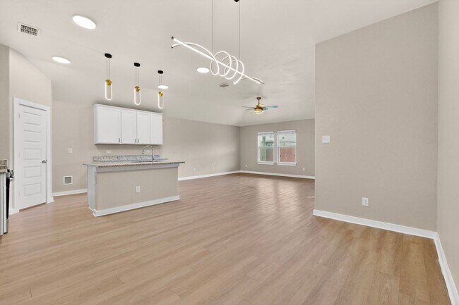 Building Photo - 7619 Toledo Bend