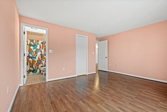 Building Photo - 12 9th St