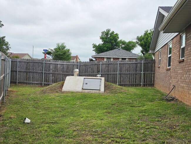 Building Photo - Cute 4 bedroom home in Shawnee
