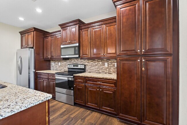 Building Photo - "Spacious 5-Bed featuring TWO PRIMARY SUITES with a beautiful backyard oasis in Norfolk!"