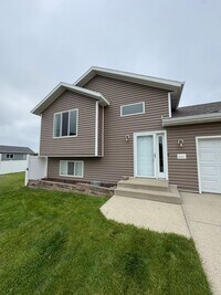 Building Photo - Beautiful Home in NW Mandan for Rent