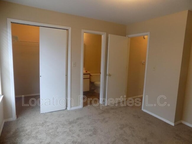 Building Photo - 950 Monterey Way