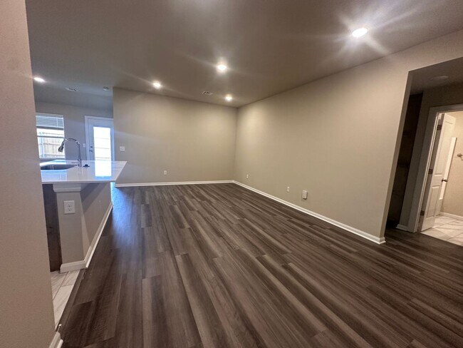 Building Photo - First Month Free!!