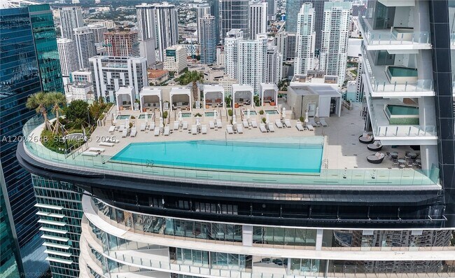 Building Photo - 300 S Biscayne Blvd