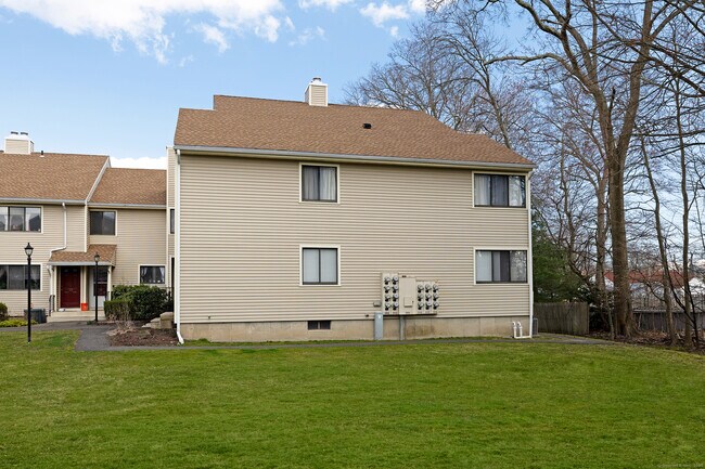 Building Photo - 39 Lance Cir