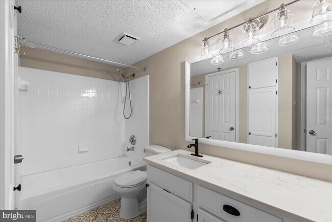 Building Photo - 1524 Lincoln Way