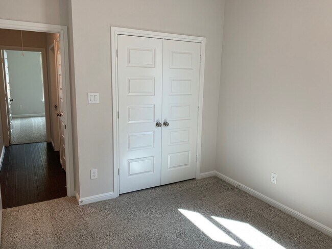 Building Photo - 8022 Cliffside Terrace Ct
