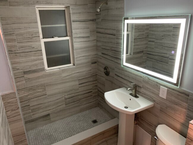 Building Photo - 6 Nahant Ave