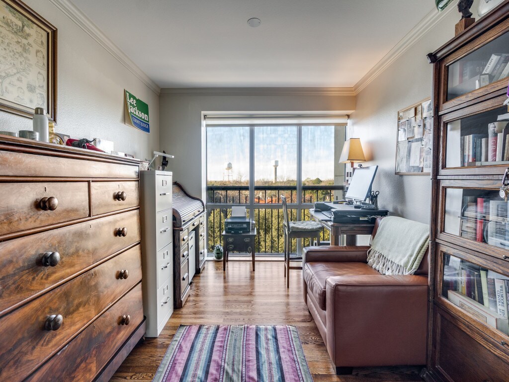 Building Photo - 4242 Lomo Alto Dr