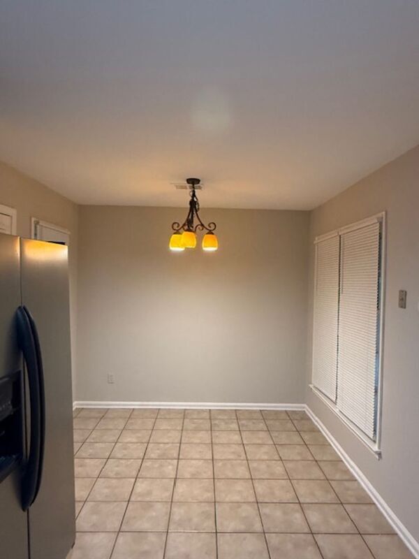 Building Photo - 8367 Chippingham Dr