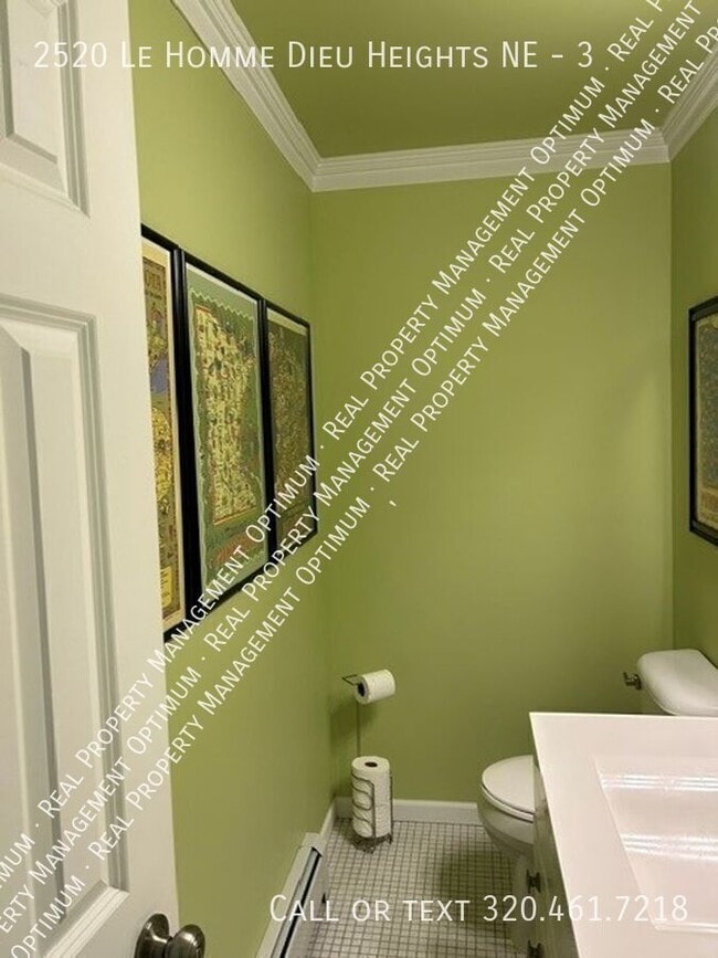 Building Photo - 2520 Le Homme Dieu Heights NE
