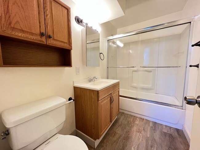 Building Photo - 4 Bedroom/2 Bathroom House in Midvale