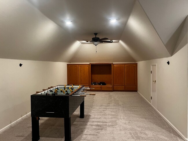 Building Photo - MORGAN HILL Expansive 6 bedroom, 4.5 bathroom home