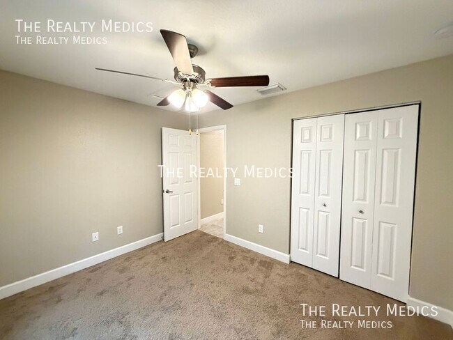 Building Photo - 2736 SW 161st Loop