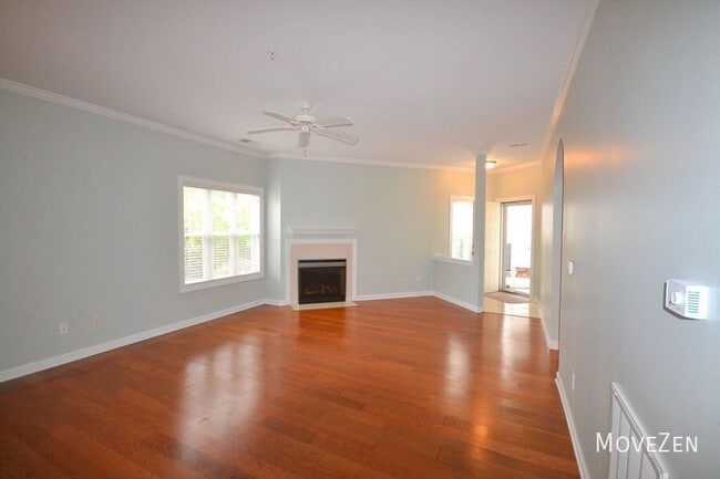 Building Photo - 210 Fullford Ln