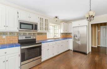 Building Photo - 1254 Edinboro Rd