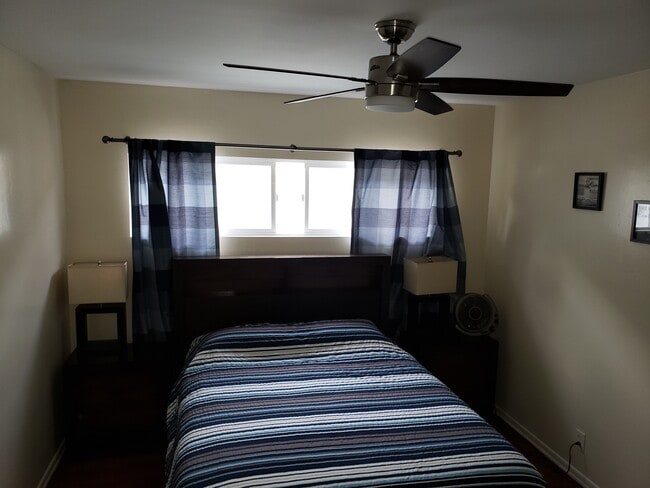 Building Photo - 707 Vernon Ave