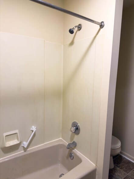 Building Photo - 126 S Court St